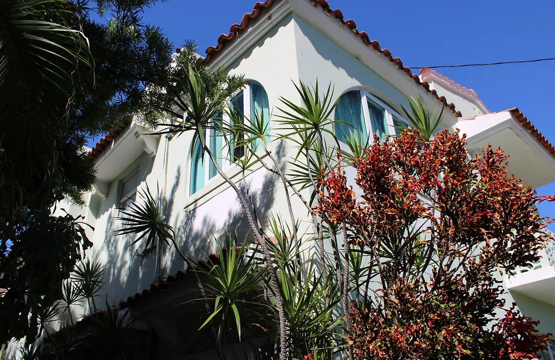 Numero Uno Beach Apartments-1